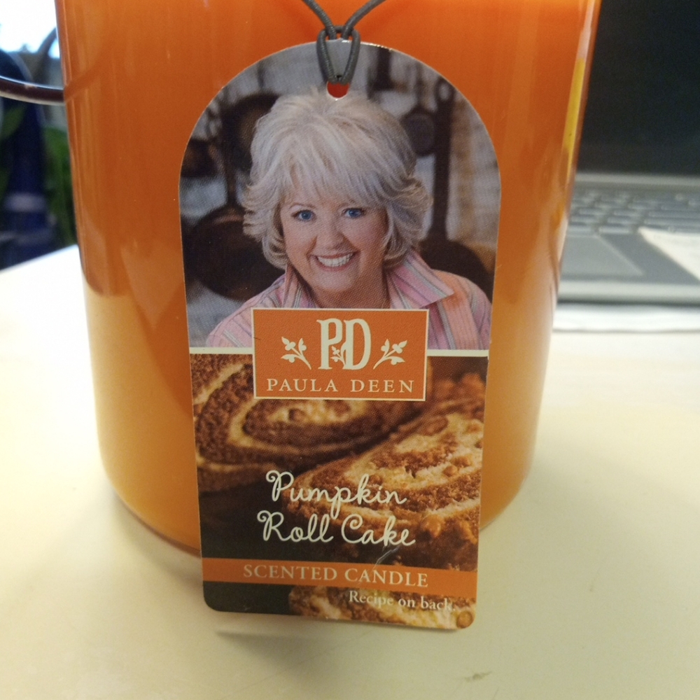 Paula Deen Scented 20oz Candle Pumpkin Roll Cake with Recipe Card Unlit Fall